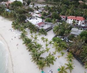 ¡Invierte en el paraíso! Terreno en la playa de Los Guayacanes, Juan Dolio: una oportunidad única para el éxito turístico.