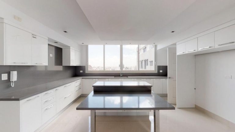 Piantini, venta de apartamento de 2 niveles con vista panoramica