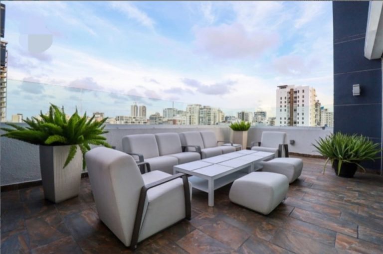 ¡Descubre el epítome del lujo en este espectacular Penthouse de 3 niveles en Paraíso! Con 750 m² y 3 parqueos, esta residencia exclusiva ofrece una experiencia de vida sin igual.
