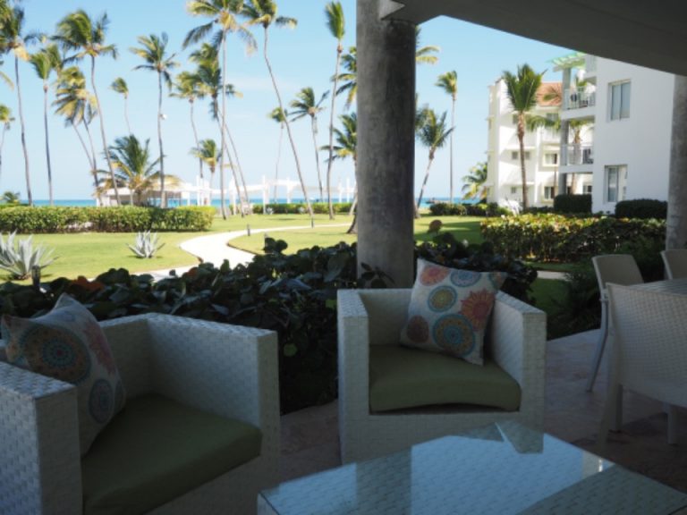 Descubre la belleza caribeña en Condominio Playa Turquesa: apartamentos en venta en primera linea de playa.