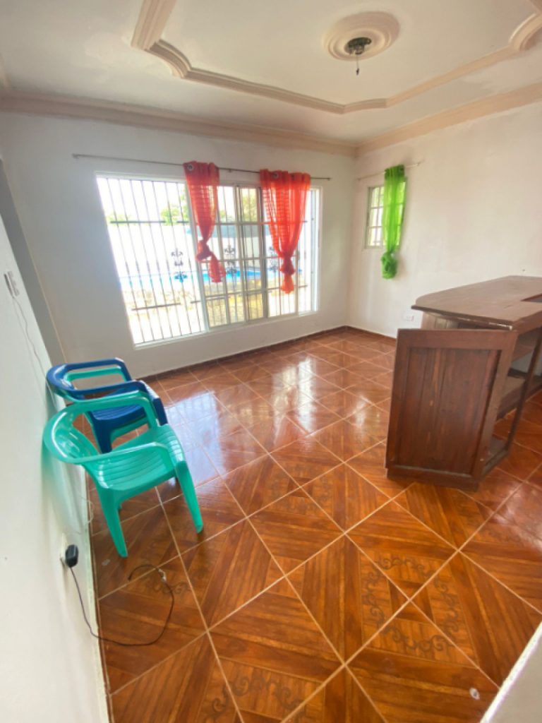 Casa en Venta en Residencial Cabamar, Juan Dolio: Un Refugio de Ensueño