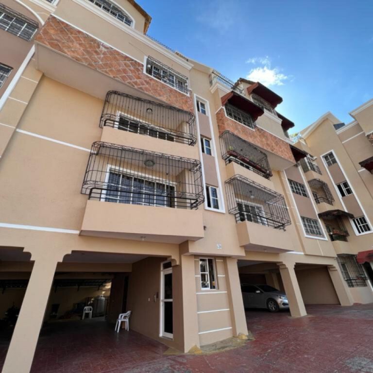 Encanto y Comodidad: Apartamento con Terraza en Arroyo Hondo Viejo.
