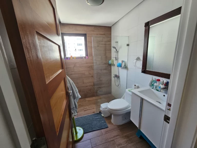 Ensanche Serrallés: Apartamento en Venta con Piscina, Estudio y 3 Parqueos