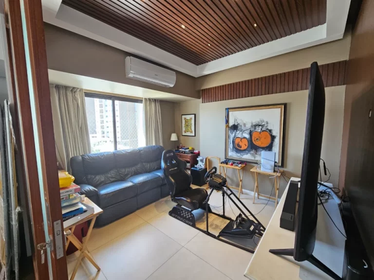 Ensanche Serrallés: Apartamento en Venta con Piscina, Estudio y 3 Parqueos