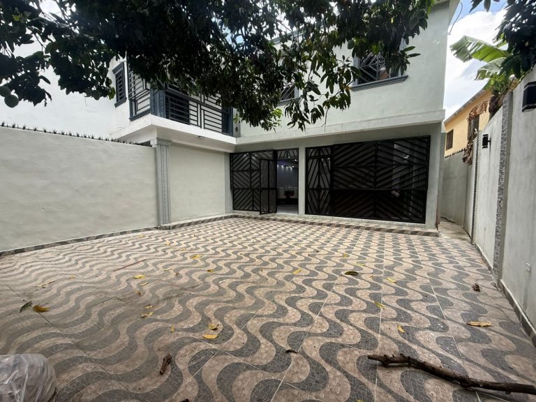 CASA DUPLEX EN LOS ROSALES SDE