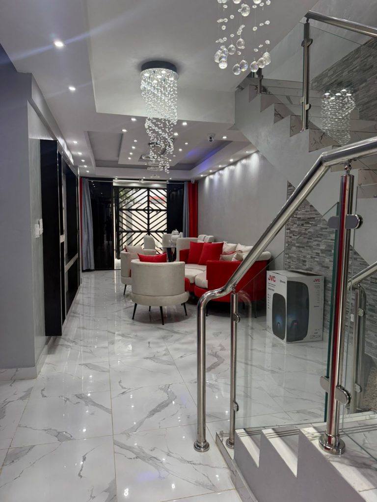 CASA DUPLEX EN LOS ROSALES SDE