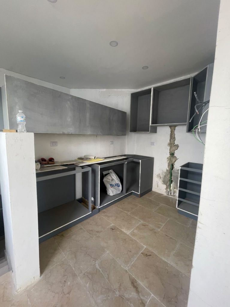 Casa nueva de lujo en fase final de terminación – Lista para estrenar