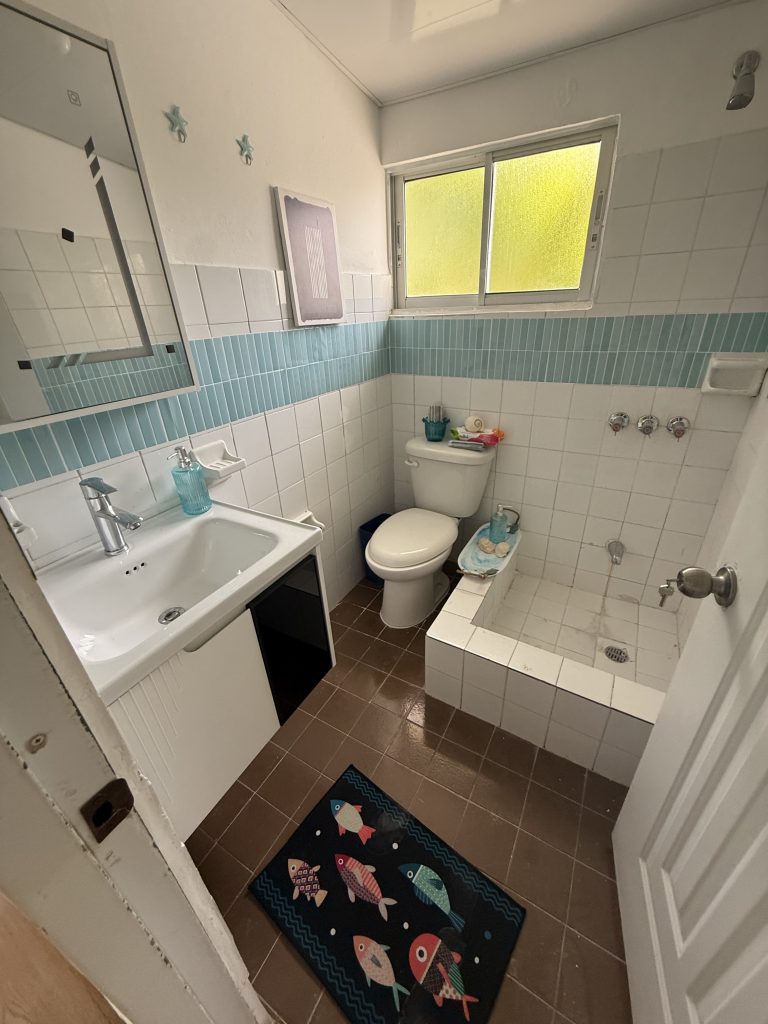 ¡Tu oasis en Juan Dolio! Hermosa Casa de 2 Niveles a Pasos del Mar