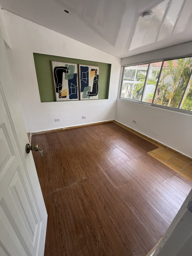 ¡Tu oasis en Juan Dolio! Hermosa Casa de 2 Niveles a Pasos del Mar