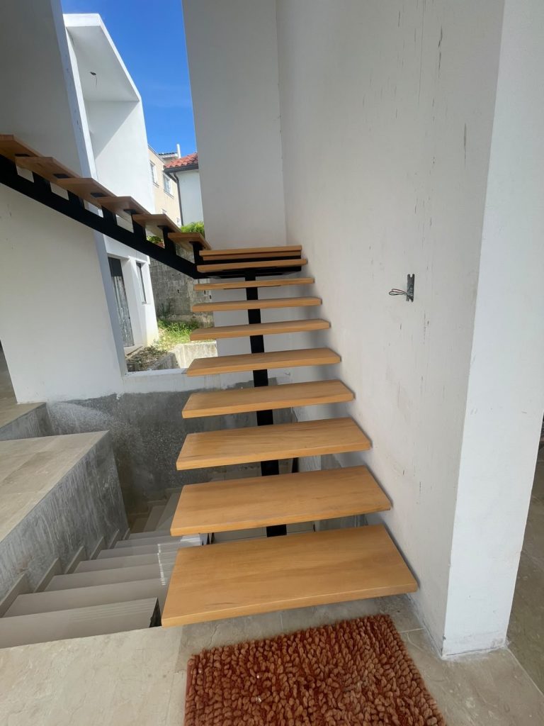 Casa nueva de lujo en fase final de terminación – Lista para estrenar