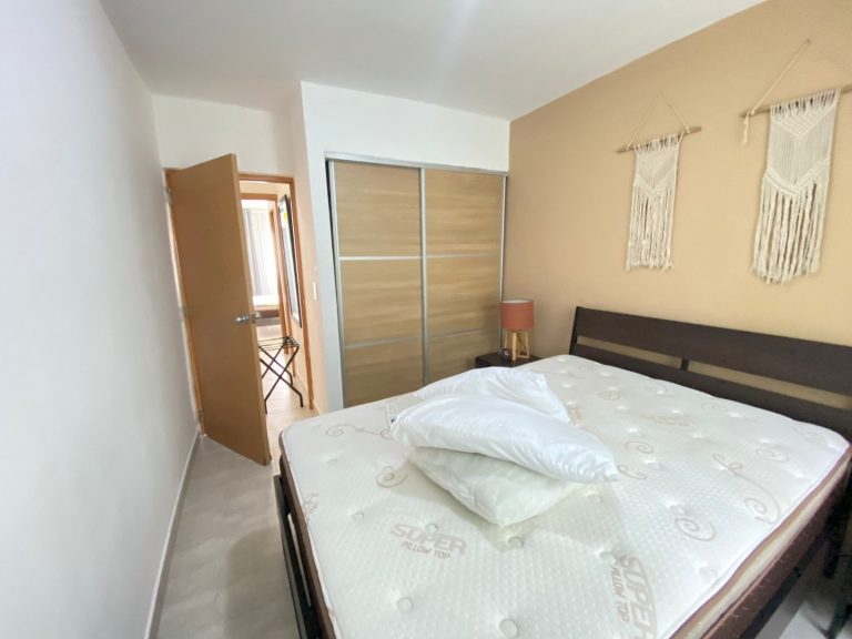Apartamento en venta en Sans Souci, Santo Domingo Este | Amueblado con vista al río Ozama