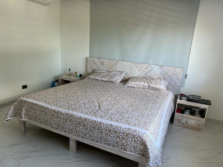 Casa en venta en Arroyo Hondo III, Santo Domingo – 578.99 m² con piscina y jardín