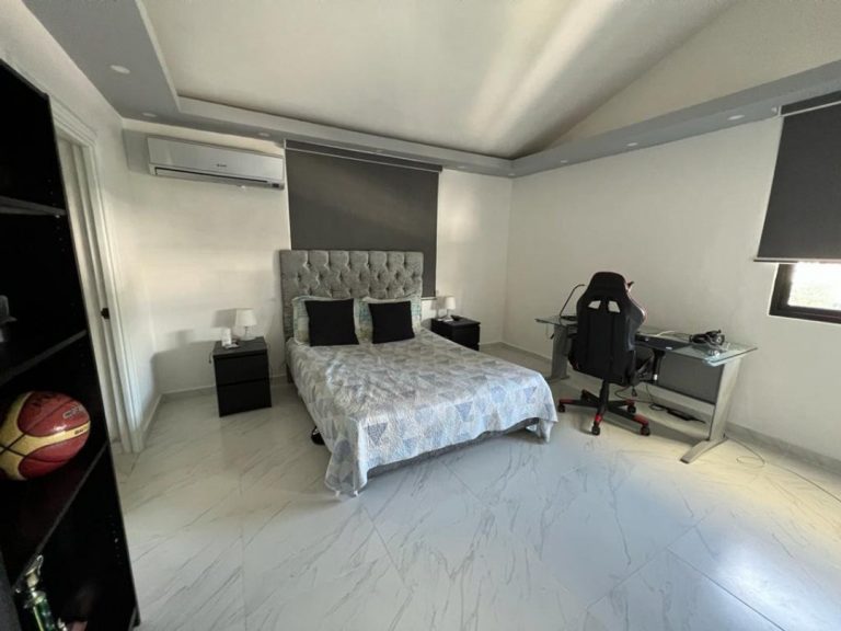 Casa en venta en Arroyo Hondo III, Santo Domingo – 578.99 m² con piscina y jardín