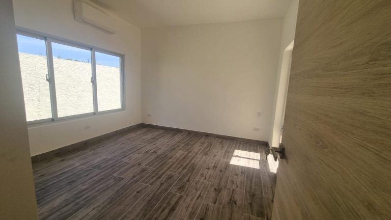 Casa en Venta en Downtown Punta Cana con Piscina y Jacuzzi Privado
