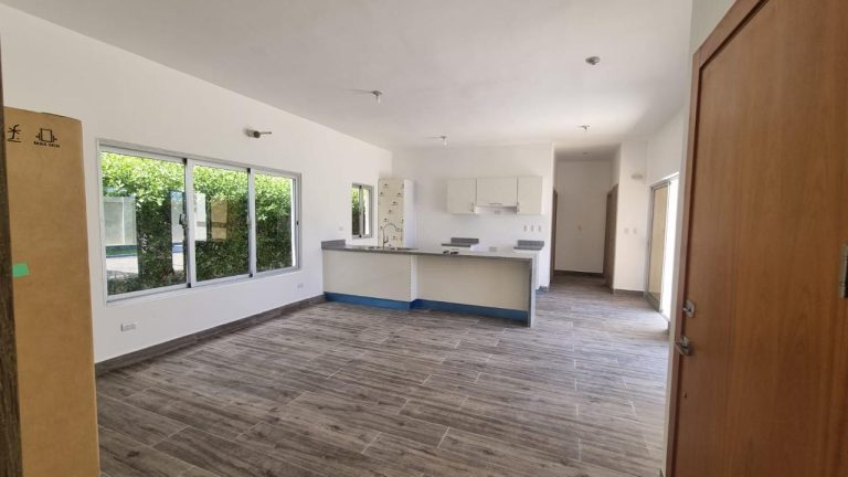 Casa en Venta en Downtown Punta Cana con Piscina y Jacuzzi Privado